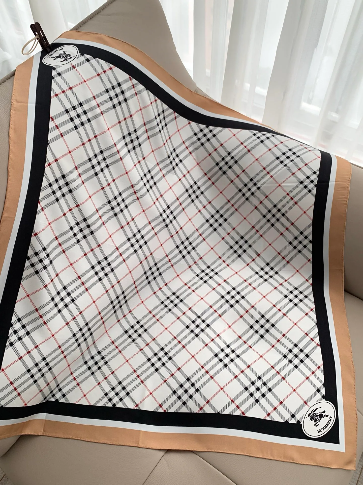 Платки Burberry 18675530