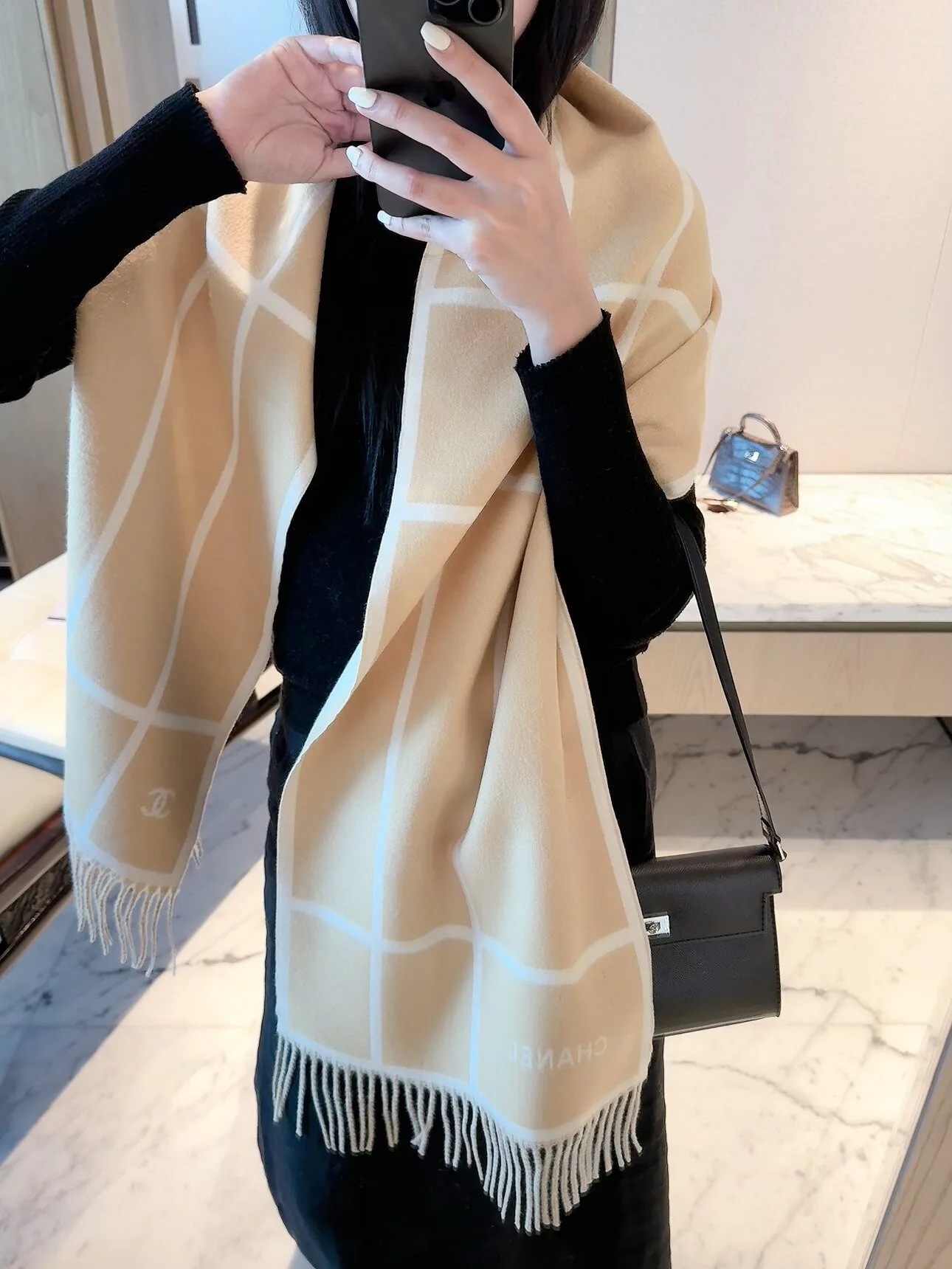 Шарфы Chanel 18322577