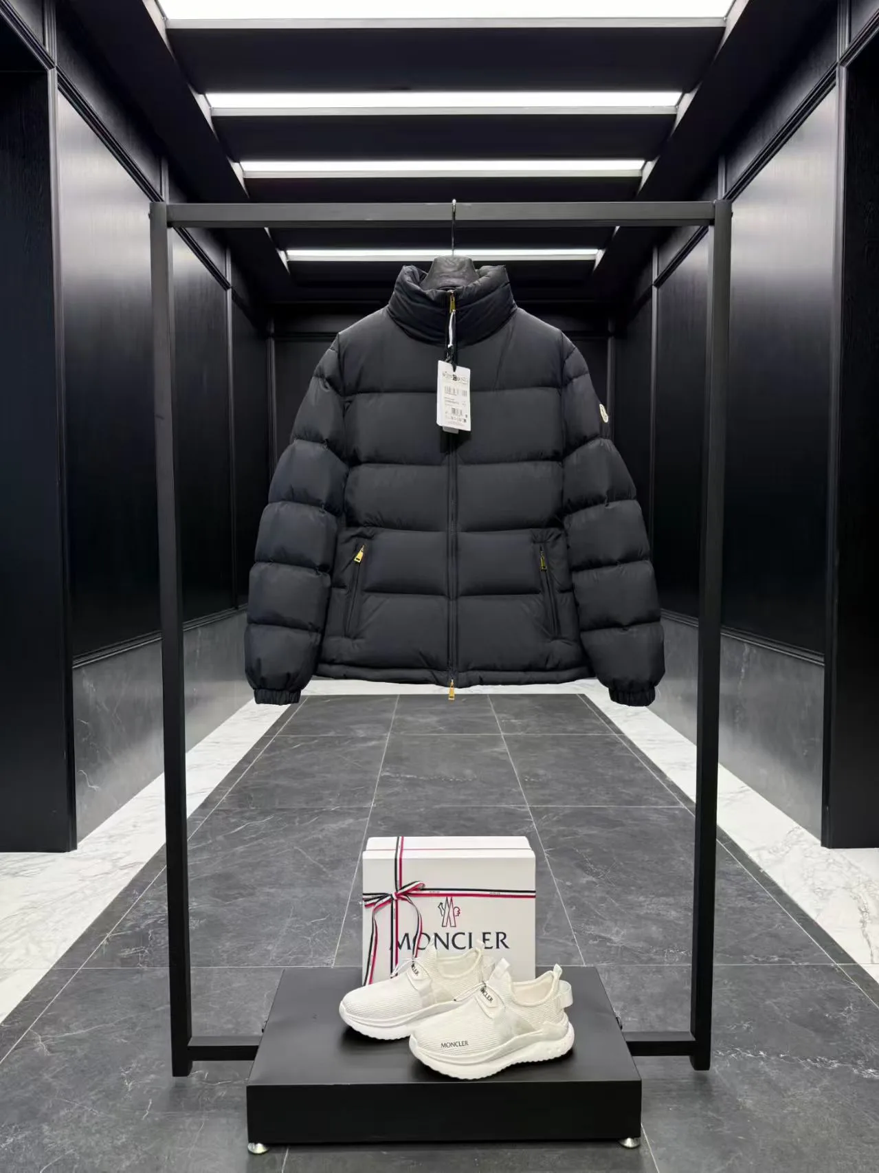 Куртки И Пуховики Мужские Moncler 170952