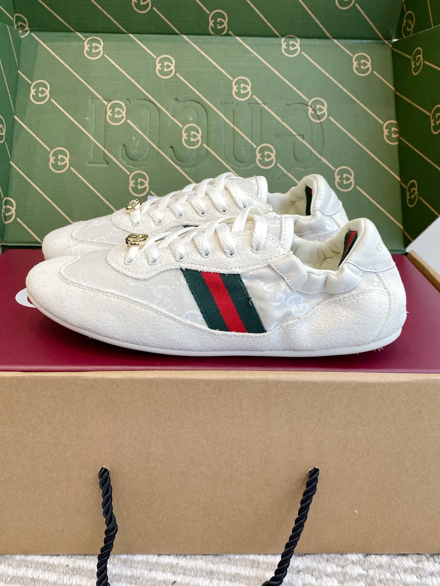 Кроссовки Женские Gucci 738975