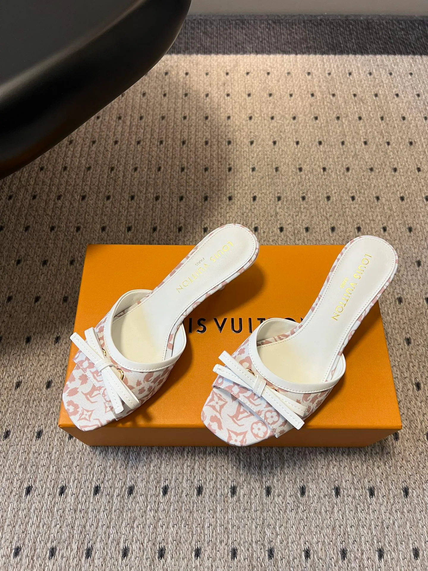 Босоножки Женские Louis Vuitton 11755081