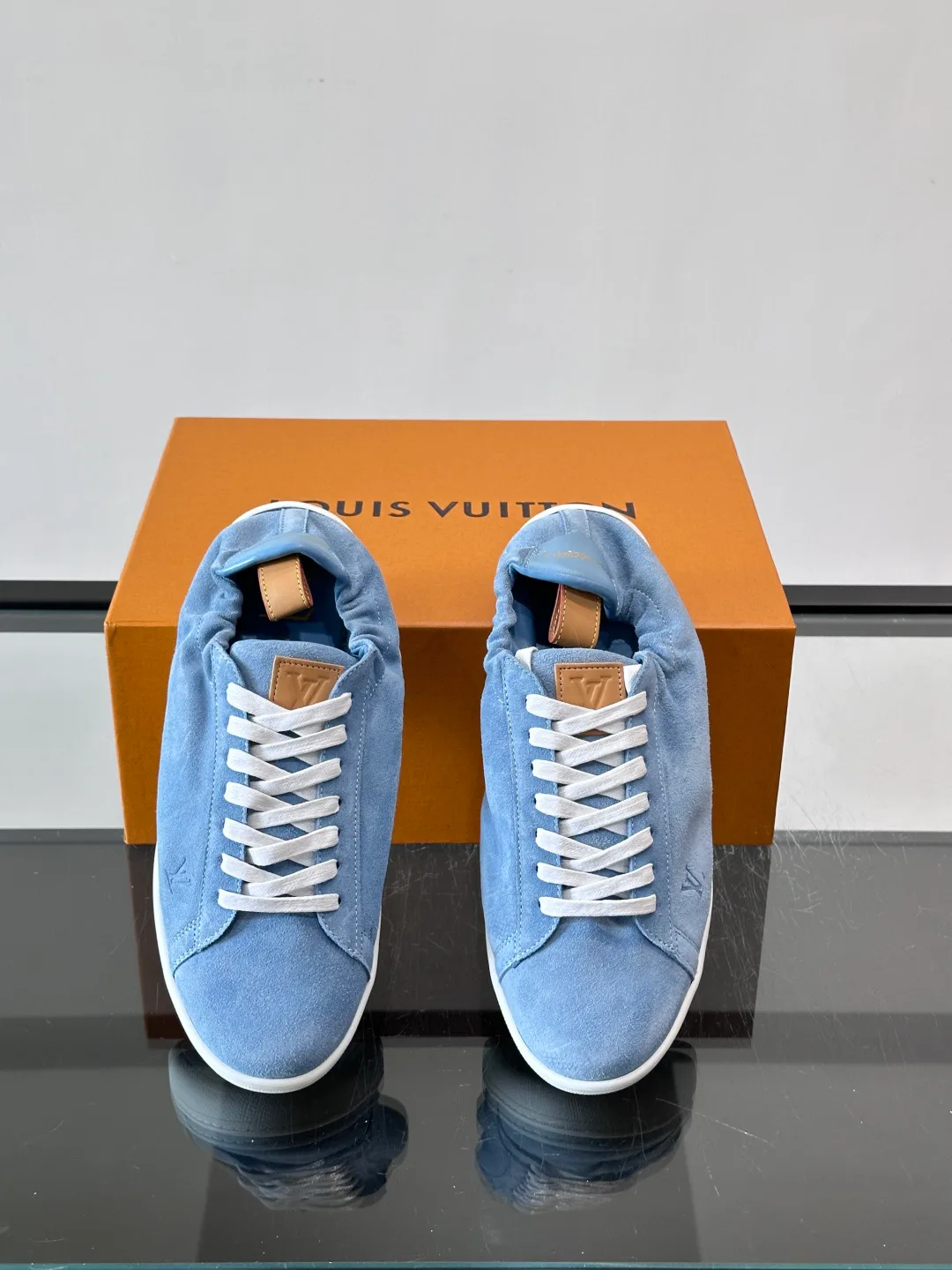 Кроссовки Мужские Louis Vuitton 18263699