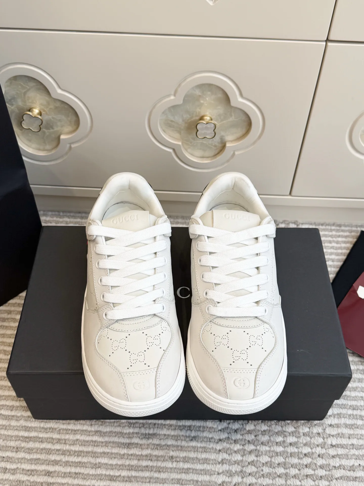 Кроссовки Женские Gucci 18738049