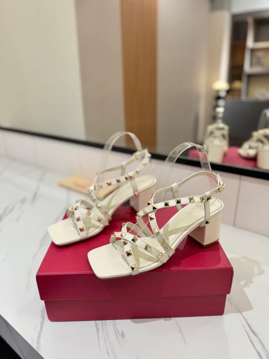 Босоножки Женские Valentino 11683086