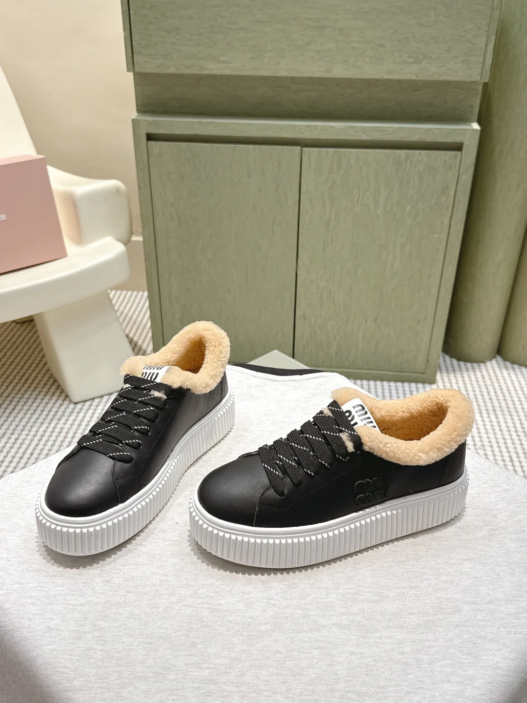 Кроссовки Женские Miu Miu 19786944