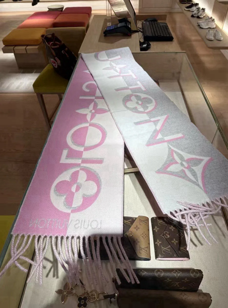Шарфы Louis Vuitton 8870