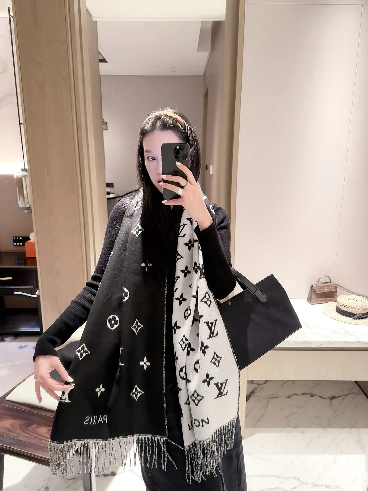 Шарфы Louis Vuitton 18322601