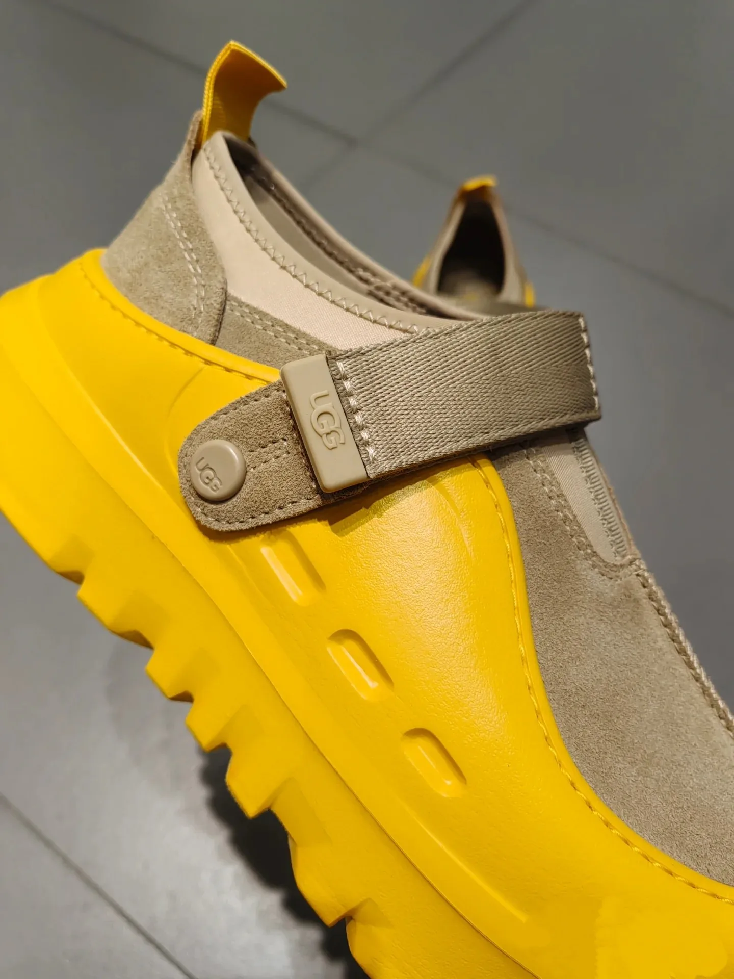Кроссовки Женские Ugg 18708890
