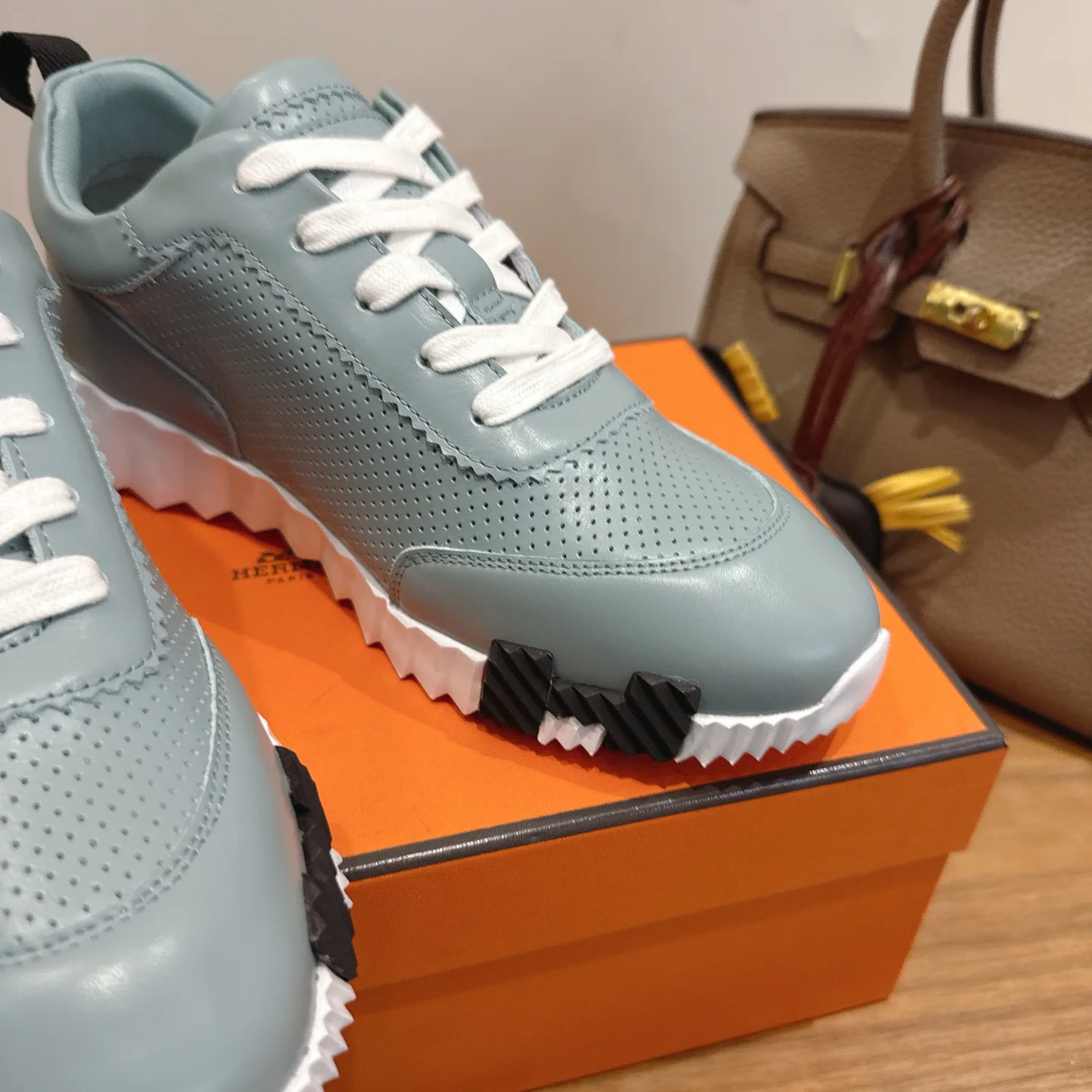 Кроссовки Женские Hermes 17414537