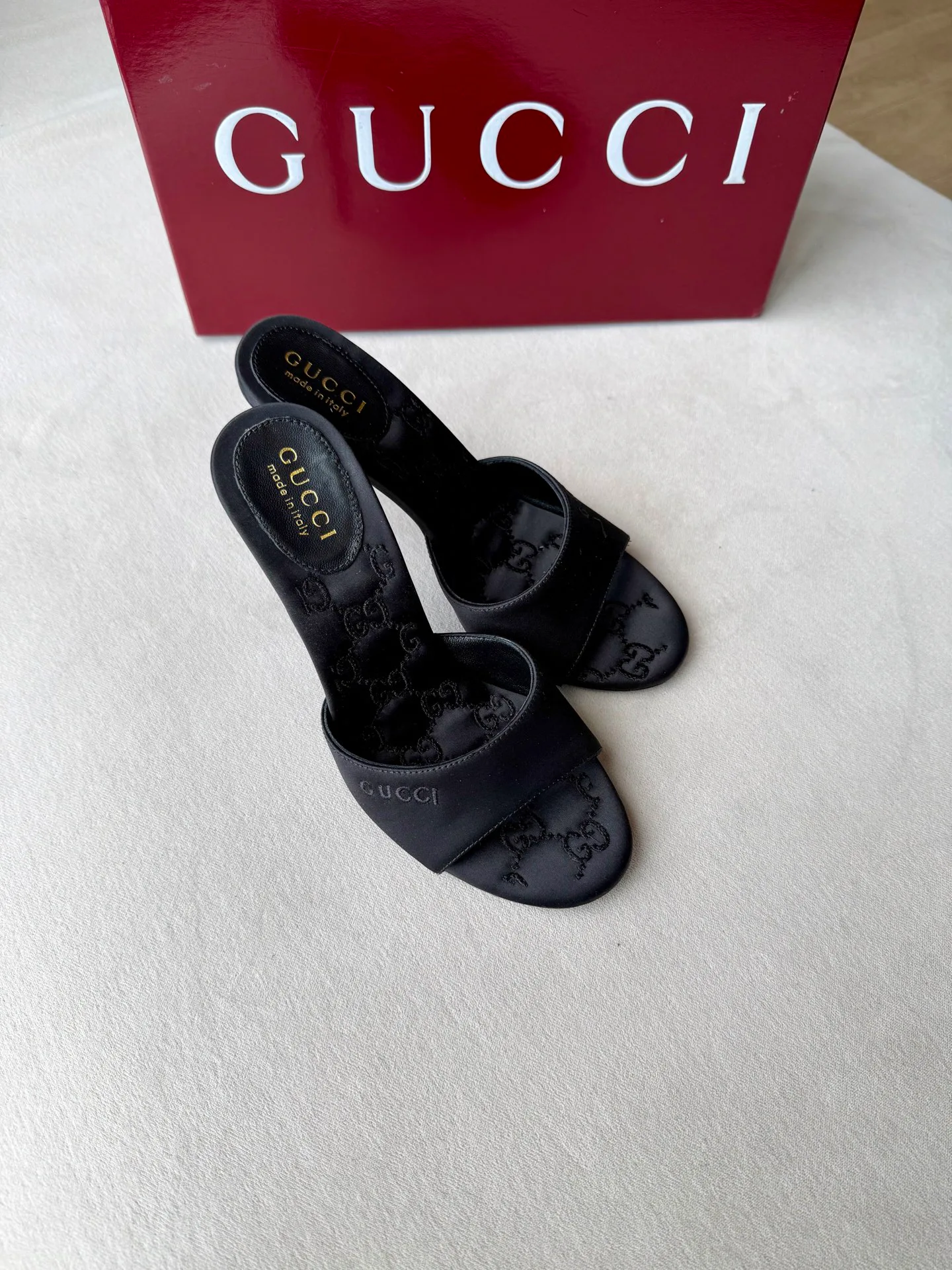 Босоножки Женские Gucci 18120656