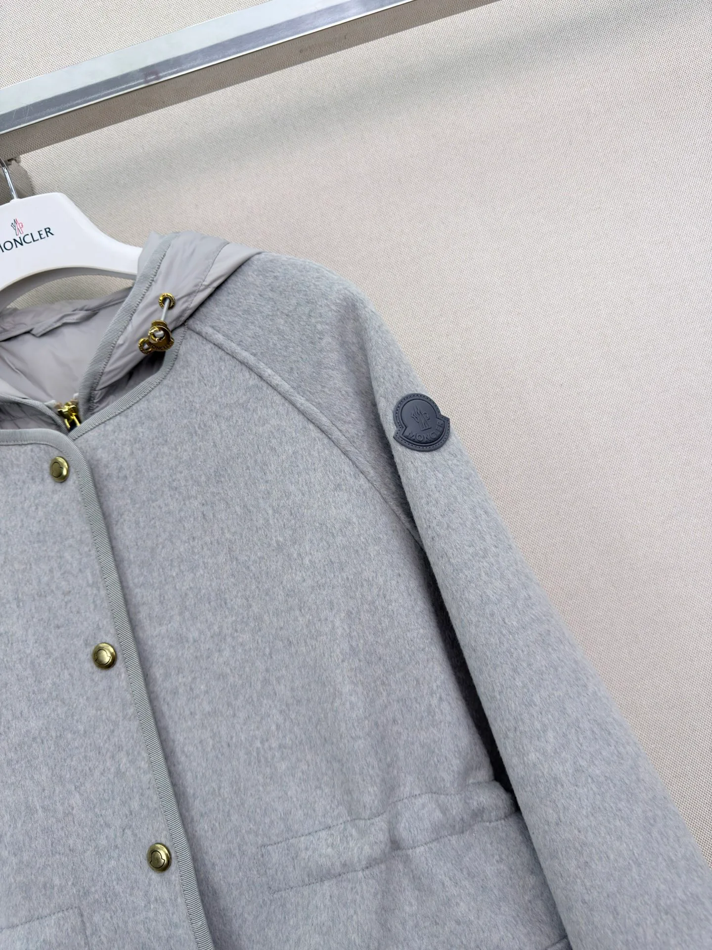 Куртки И Пуховики Женские Moncler 18408002