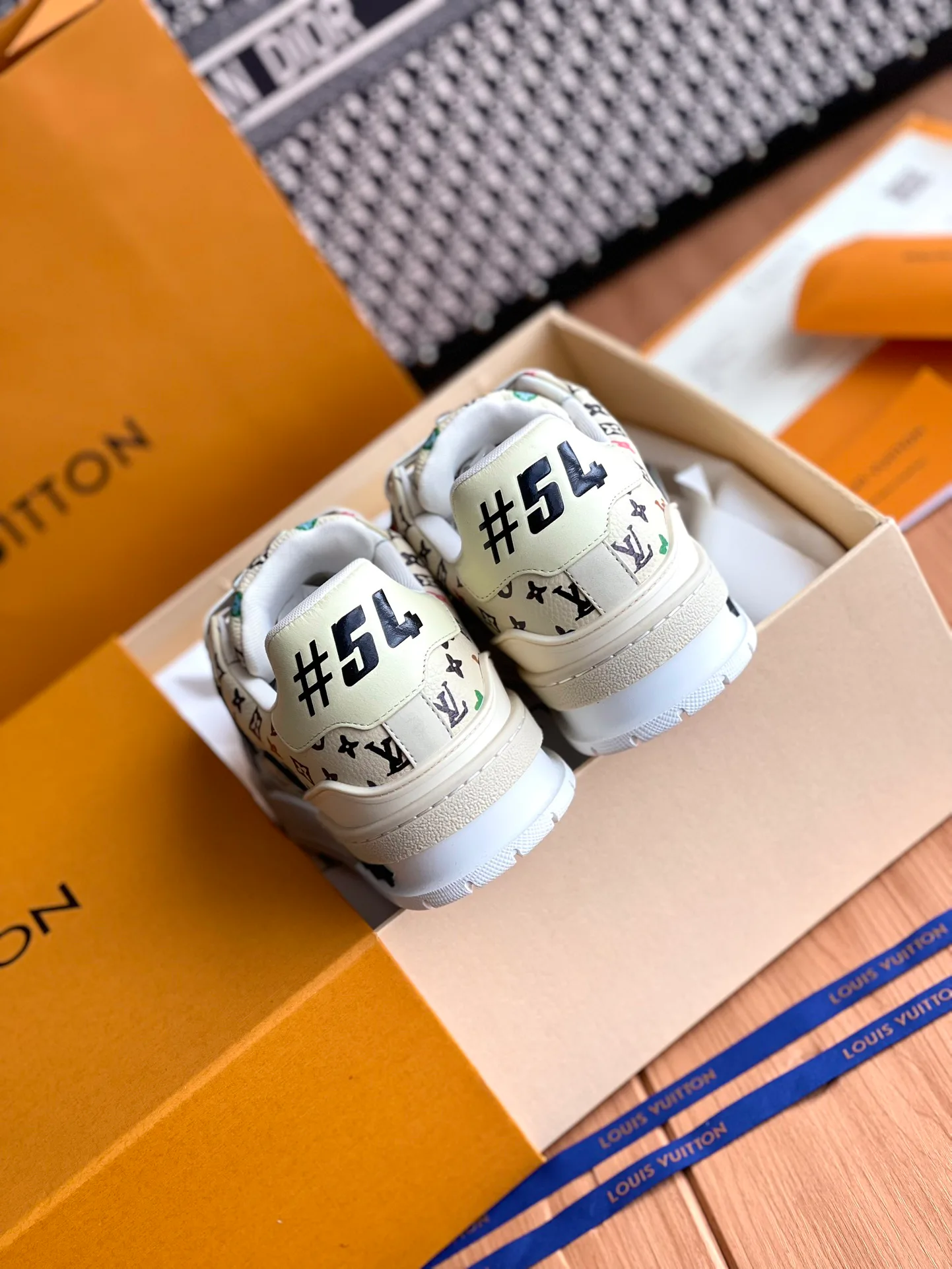 Кроссовки Женские Louis Vuitton 30883