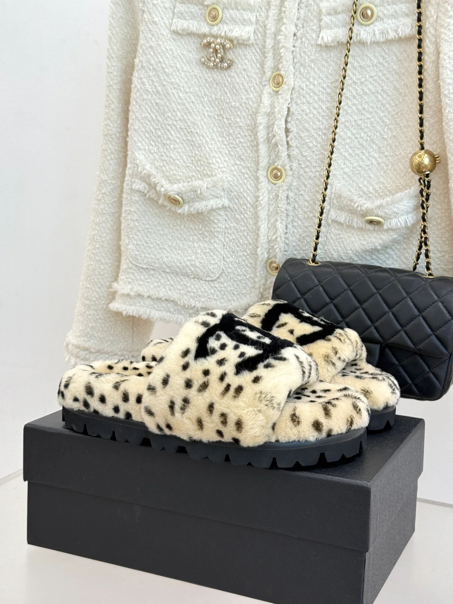 Тапочки Женские Chanel 18702871