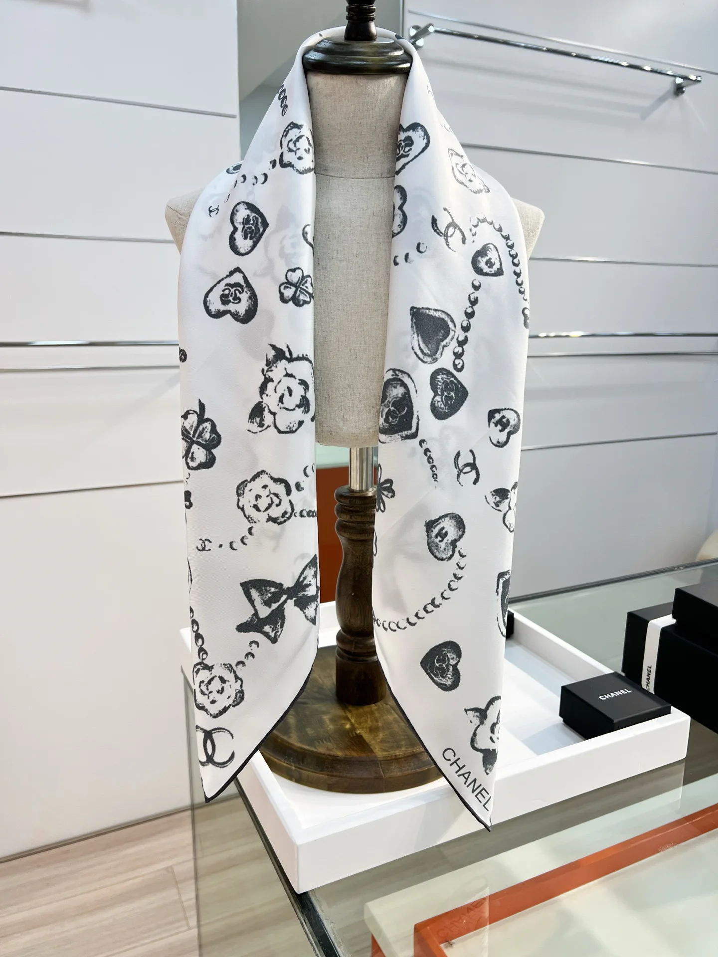 Платки Chanel 12763101