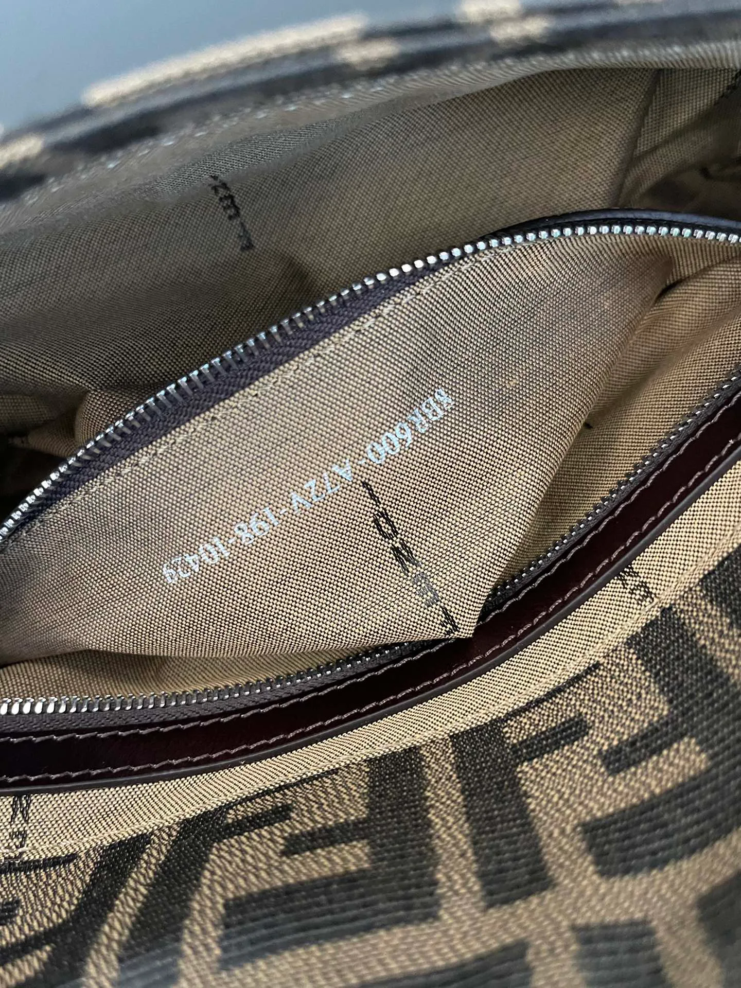 Классические Сумки Женские Fendi 10644790