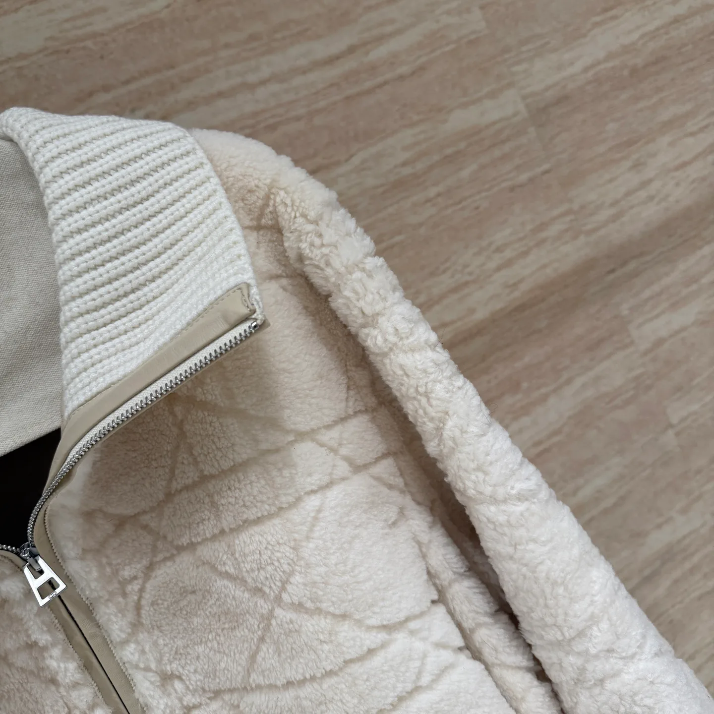 Кожаные Куртки И Дублёнки Женские Christian Dior 2772712