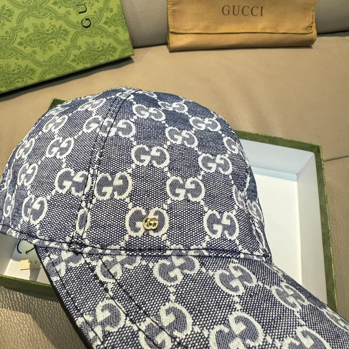Головные Уборы Gucci 18105207