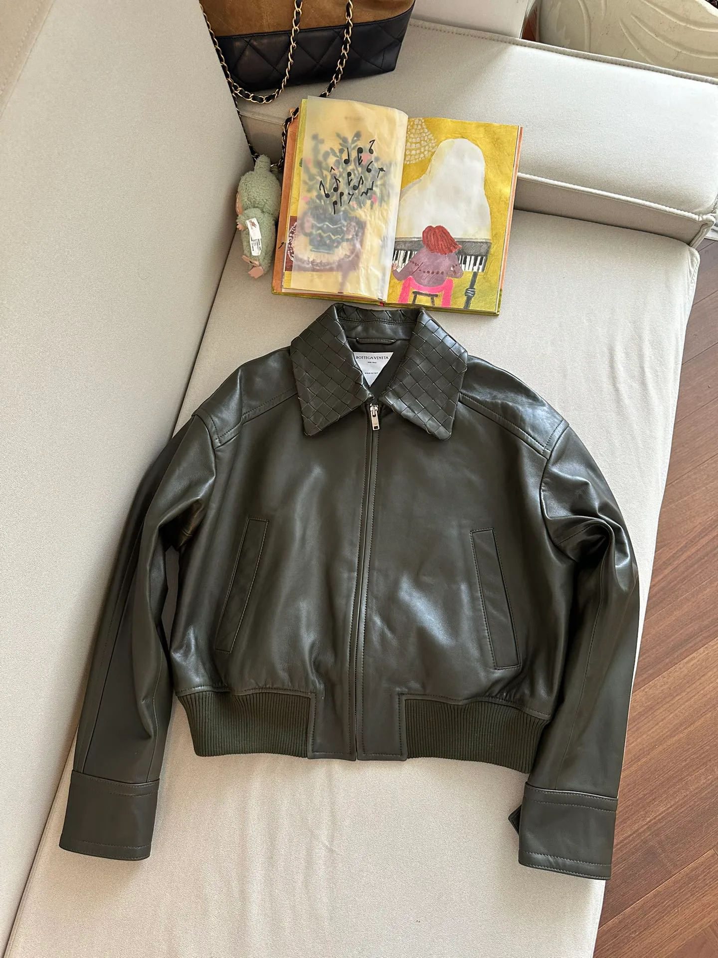 Кожаные Куртки И Дублёнки Женские Bottega Veneta 3567272