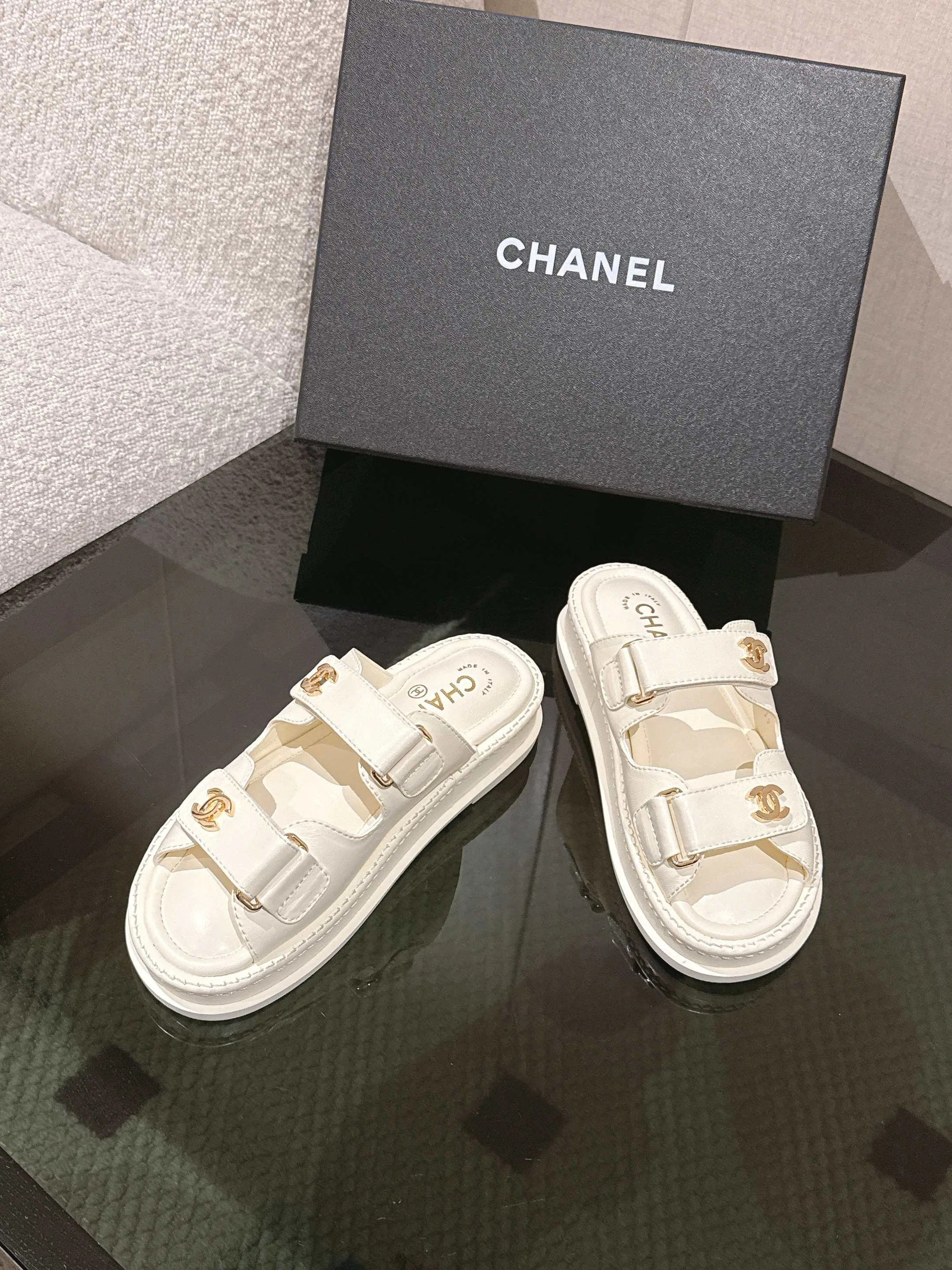 Сандалии Женские Chanel 13571427