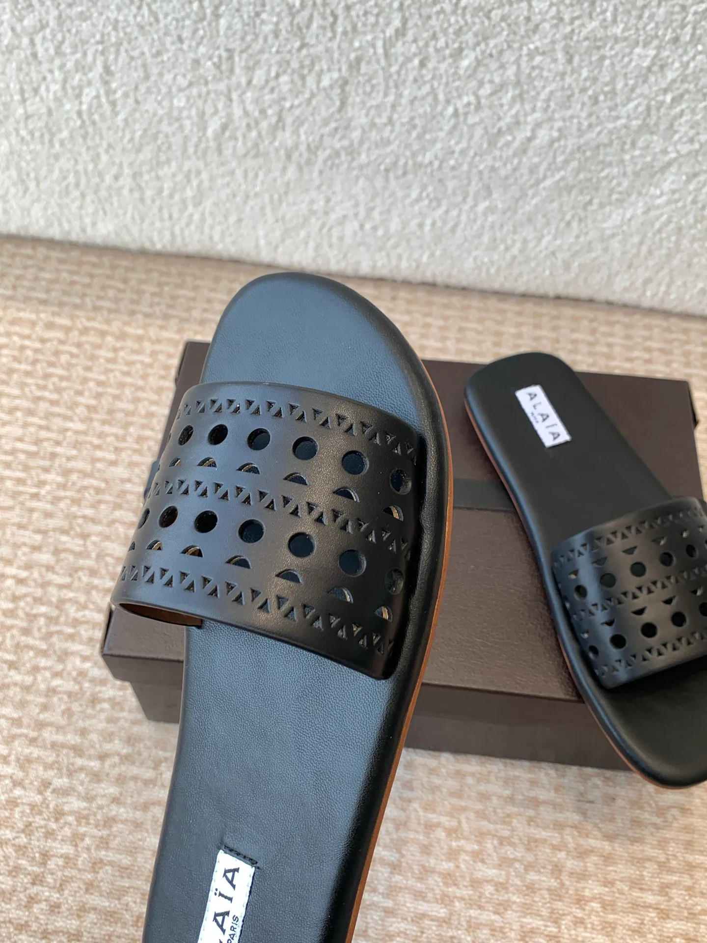 Шлепанцы Женские Alaia 24910