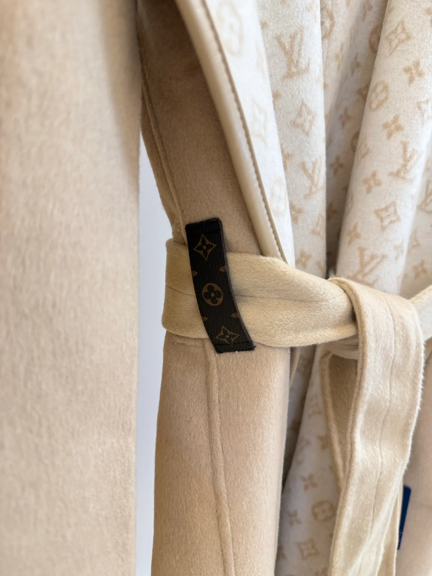 Пальто Женские Louis Vuitton 18601488