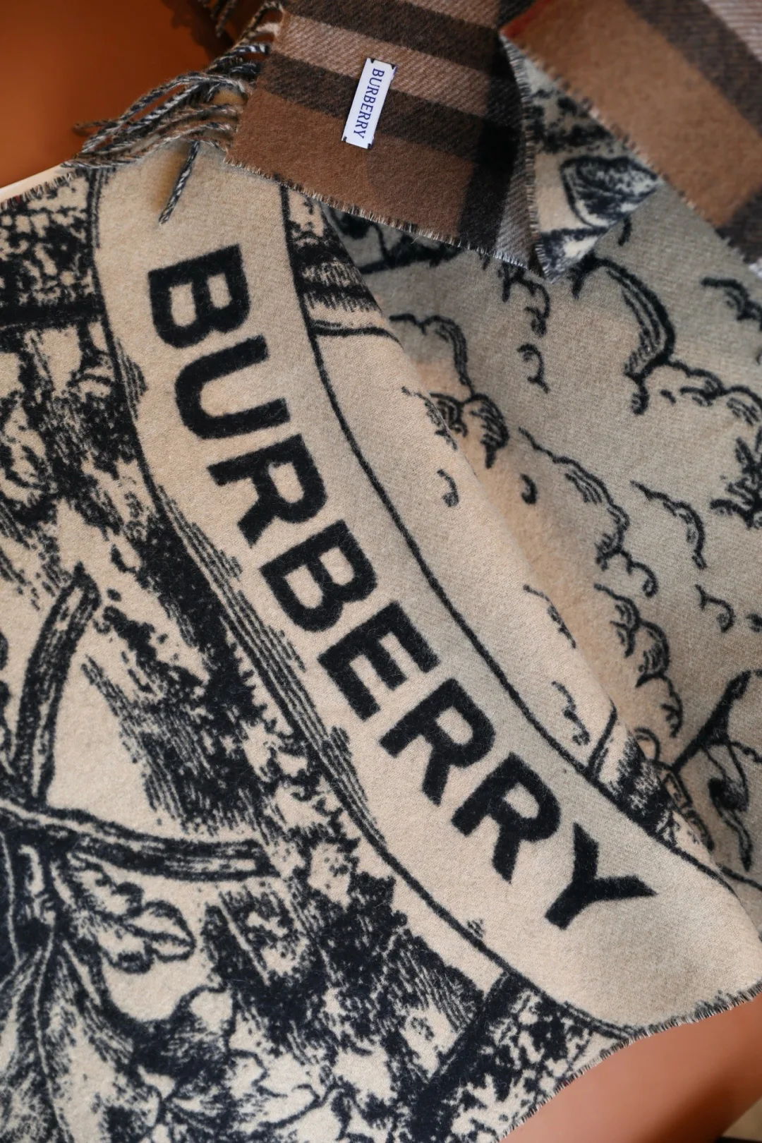 Шарфы Burberry 5049045