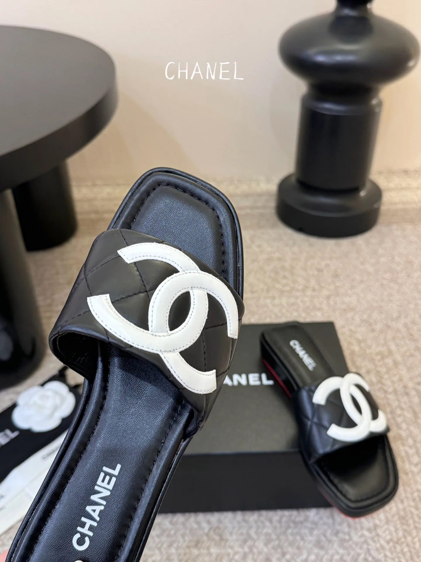 Шлепанцы Женские Chanel 11695983