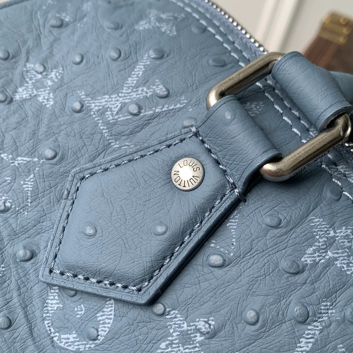 Классические Сумки Женские Louis Vuitton 18147446