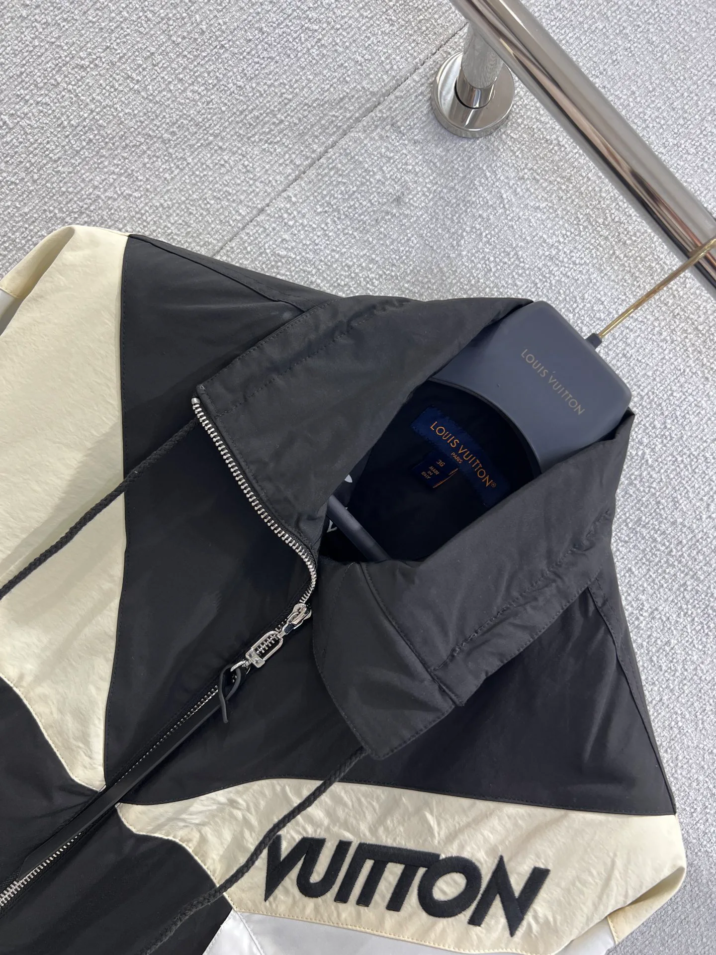 Куртки И Пуховики Женские Louis Vuitton 1212544