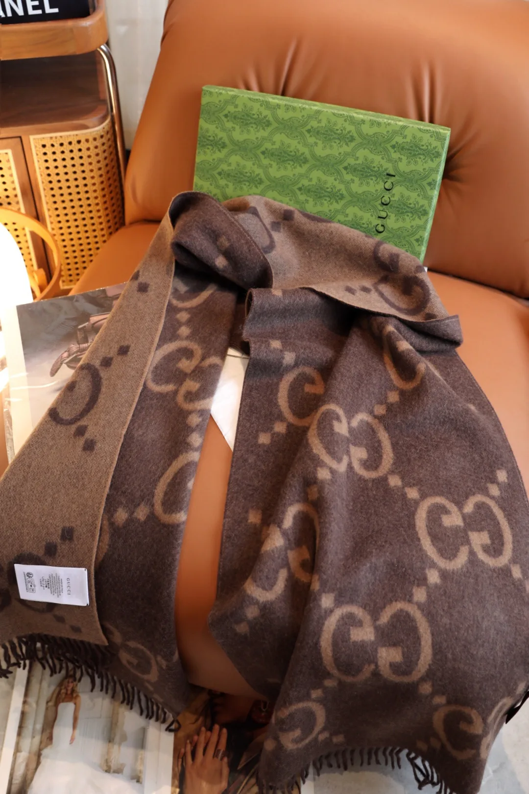 Шарфы Gucci 18265968