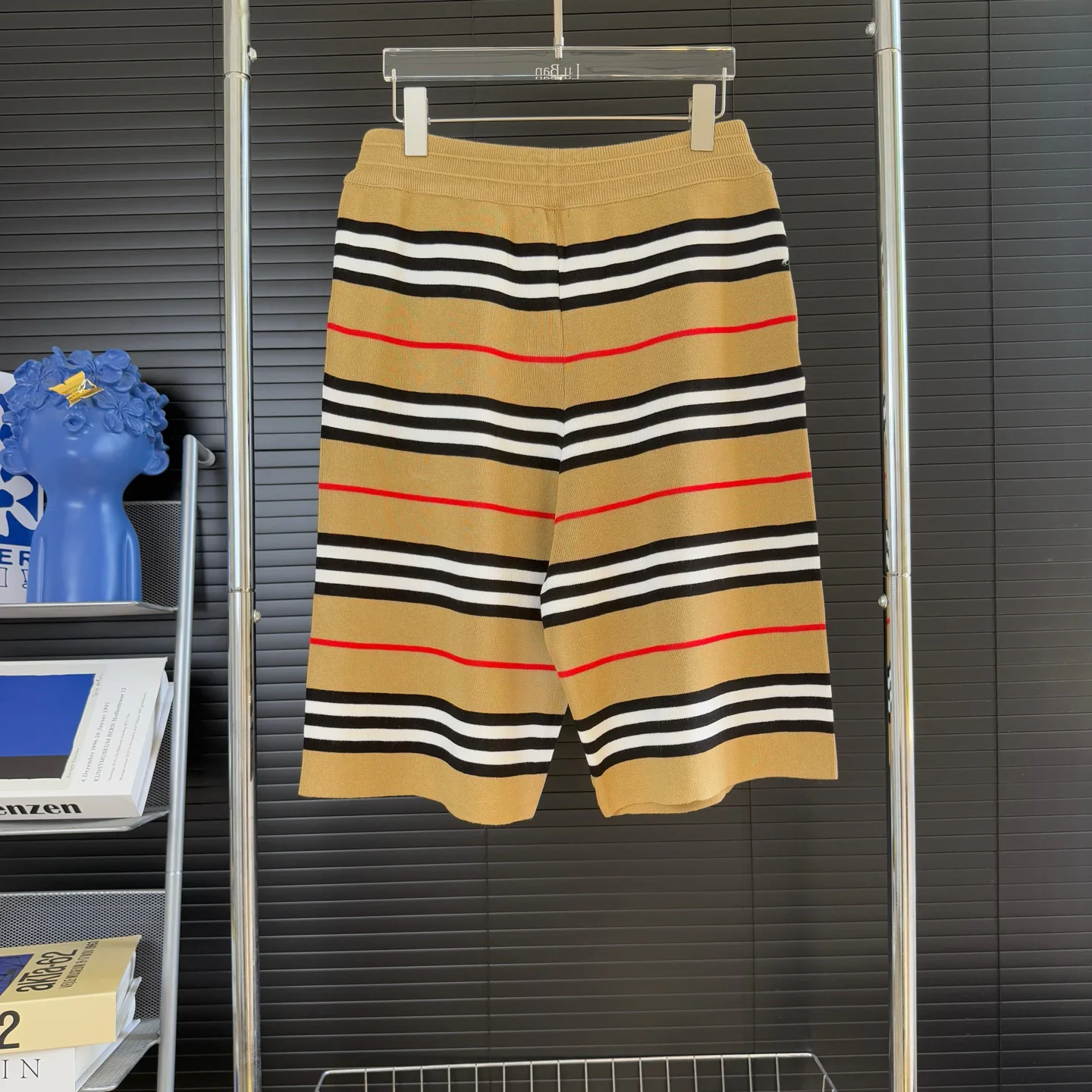 Шорты Женские Burberry 10952475