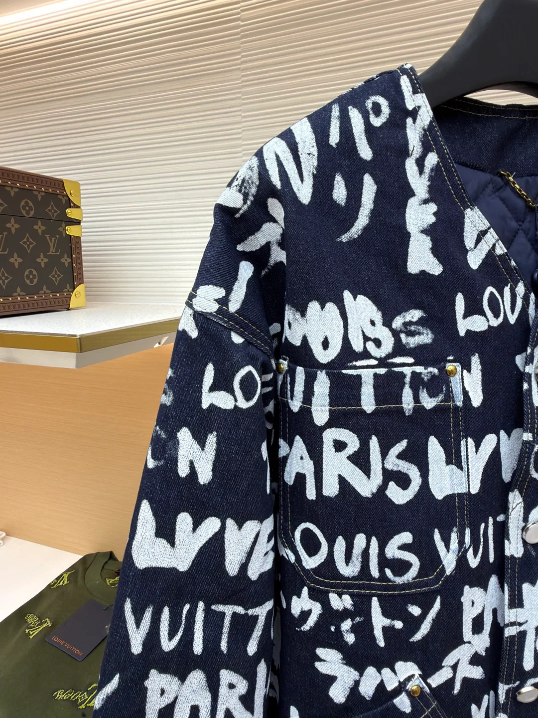 Куртки И Пуховики Мужские Louis Vuitton 1566565