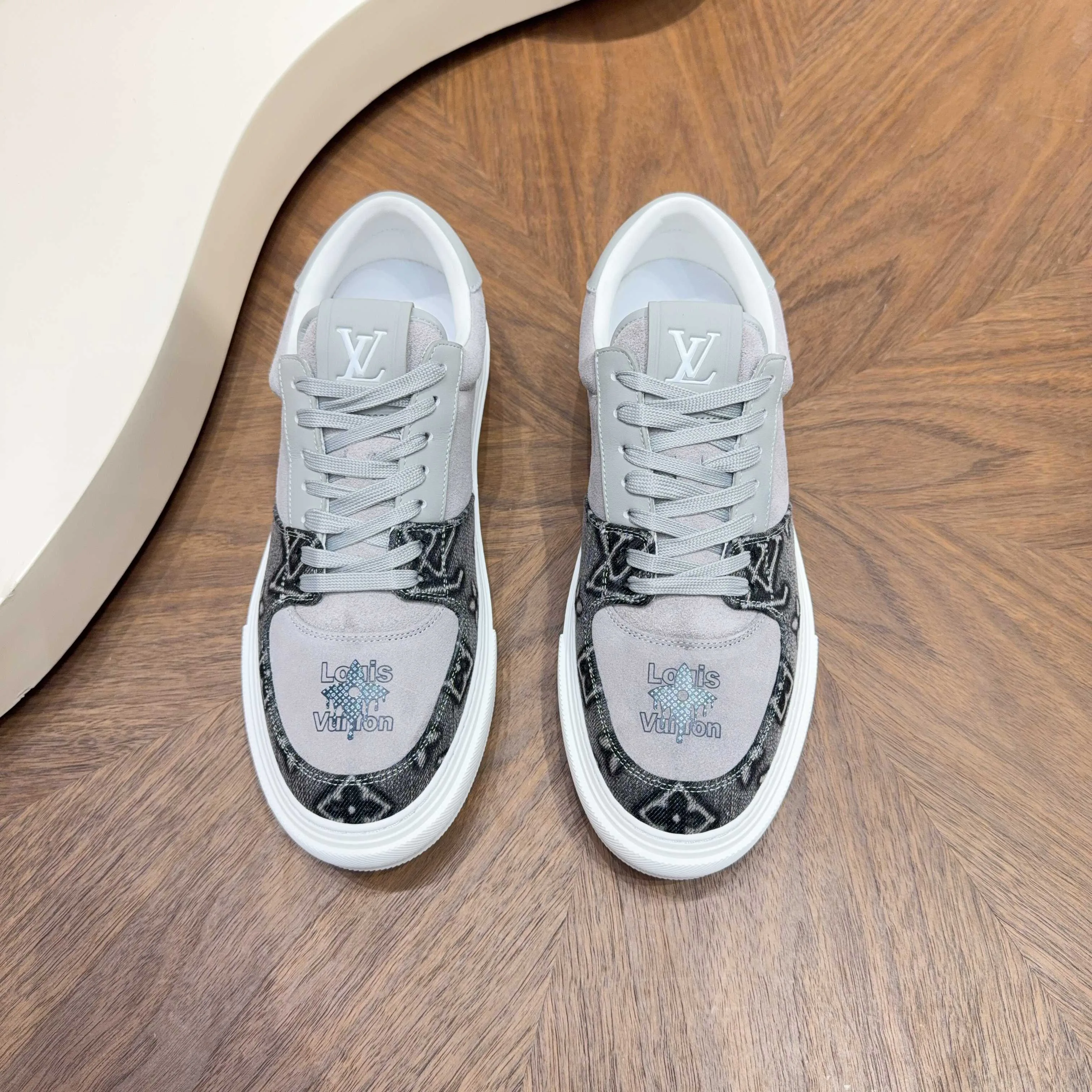 Кроссовки Мужские Louis Vuitton 17921397