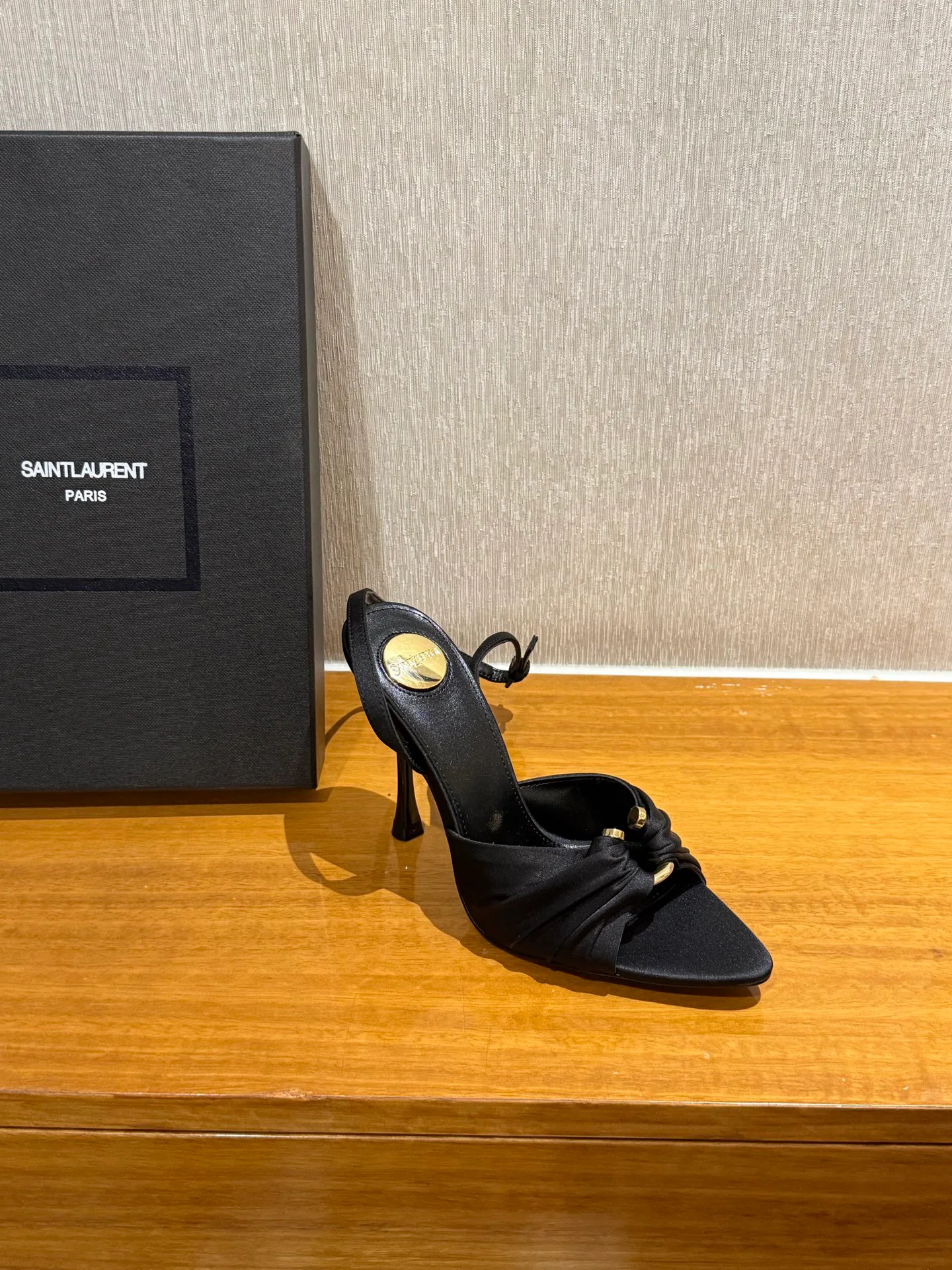 Босоножки Женские Saint Laurent 22193