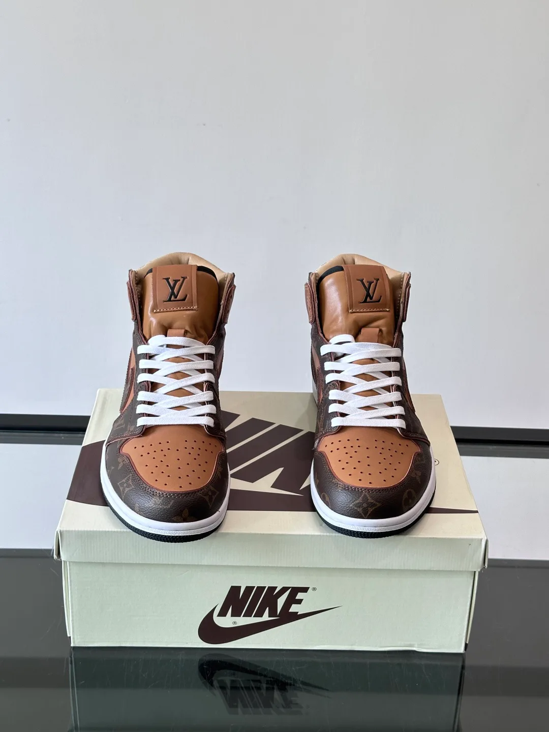 Кроссовки Мужские Louis Vuitton 18274505