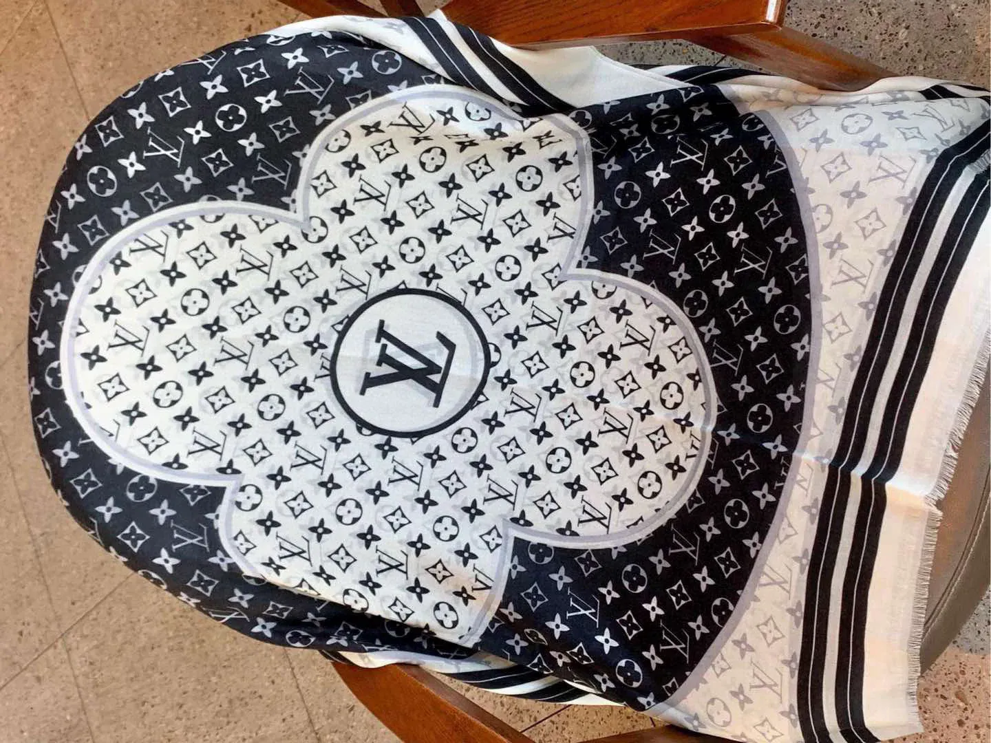 Шарфы Louis Vuitton 30273