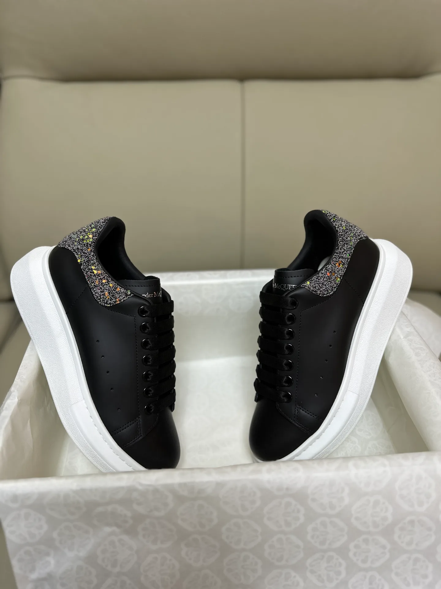 Кроссовки Женские Alexander Mcqueen 18616786