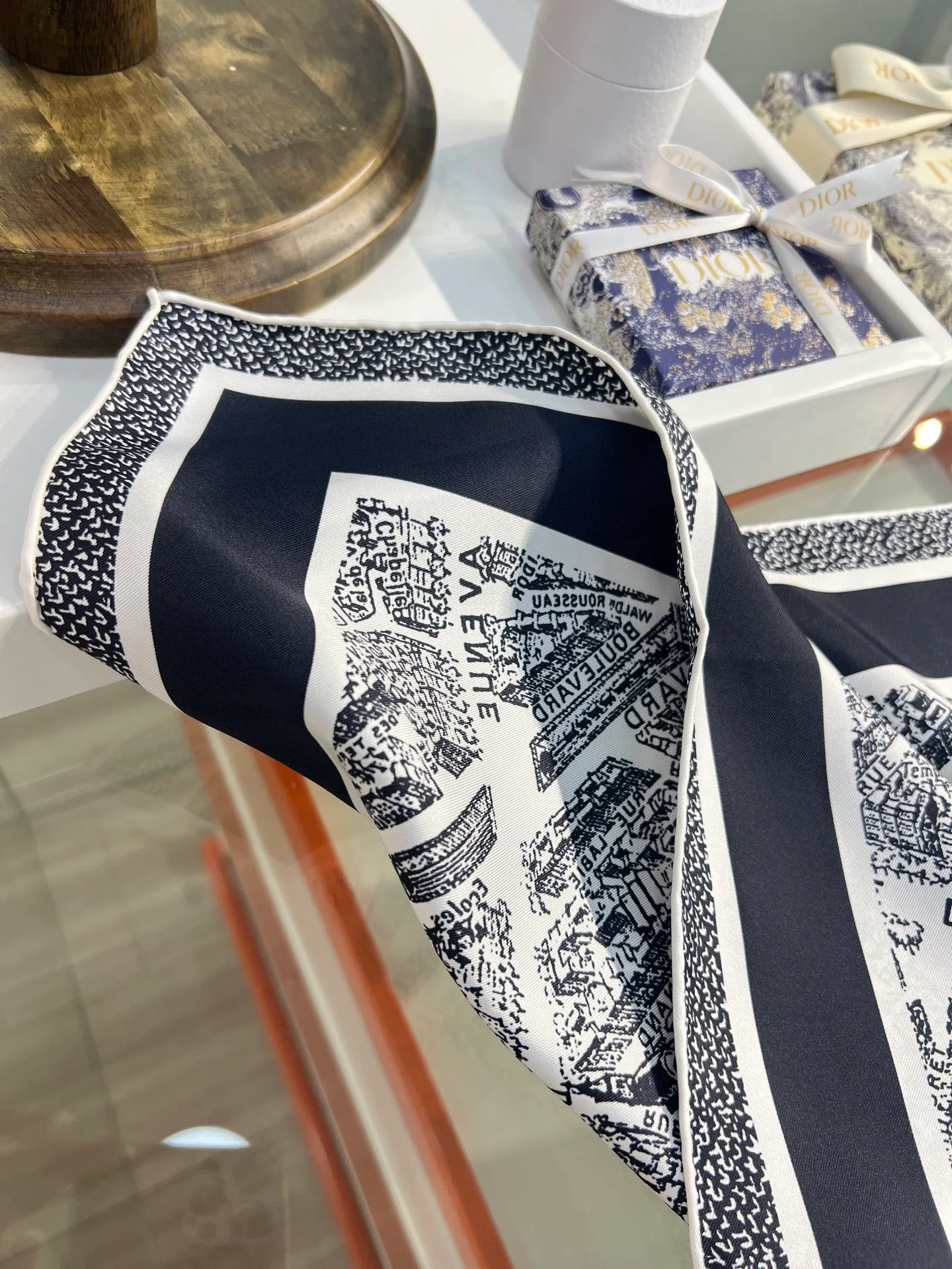 Платки Christian Dior 11664165