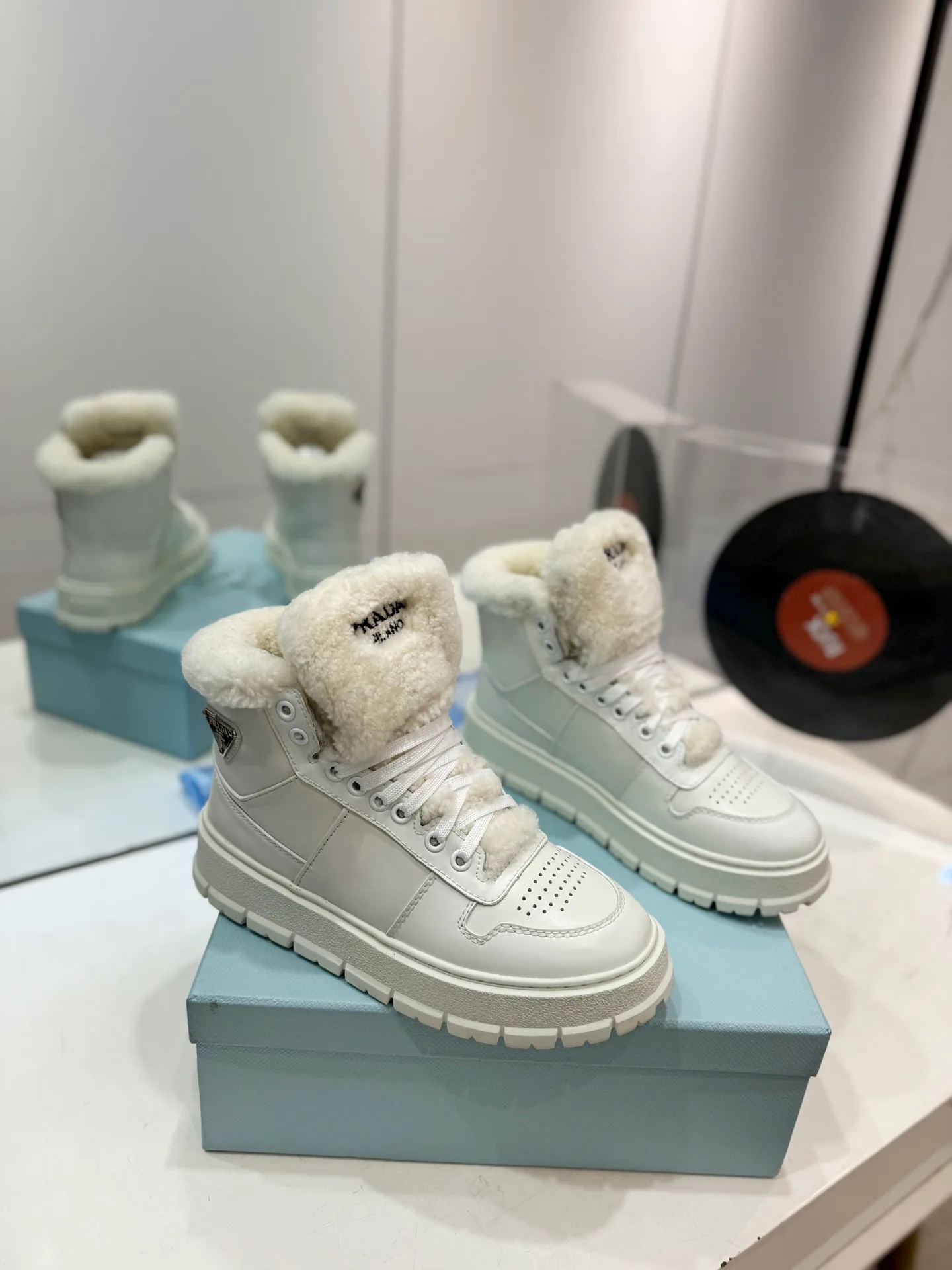 Кроссовки Женские Prada 20068653