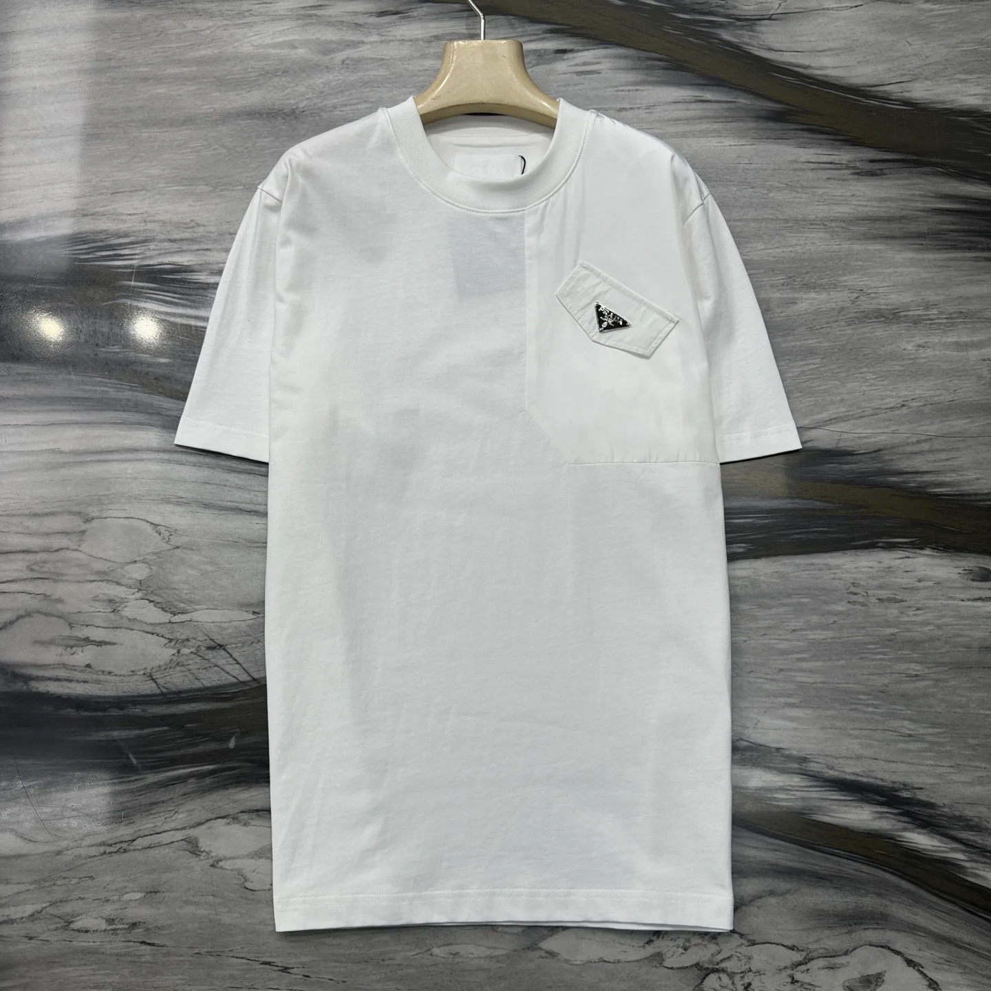 Футболки Женские Prada 9366