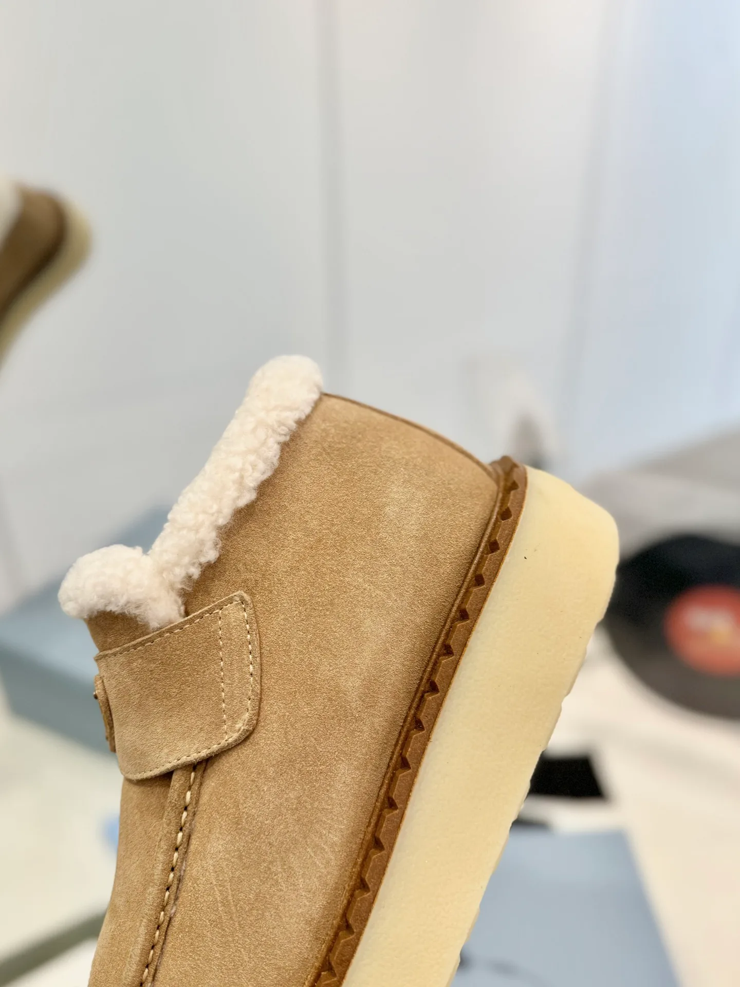 Угги Женские Prada 19047337