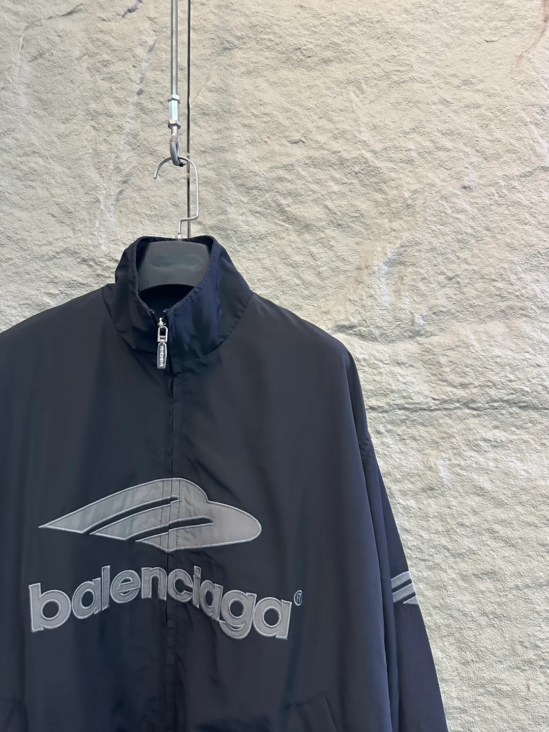 Куртки И Пуховики Женские Balenciaga 11538750