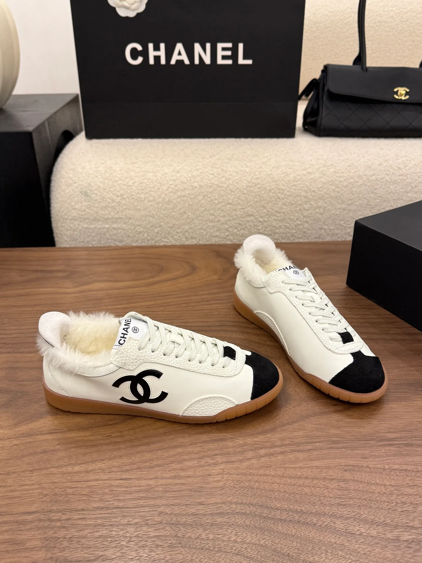 Кроссовки Женские Chanel 19097483