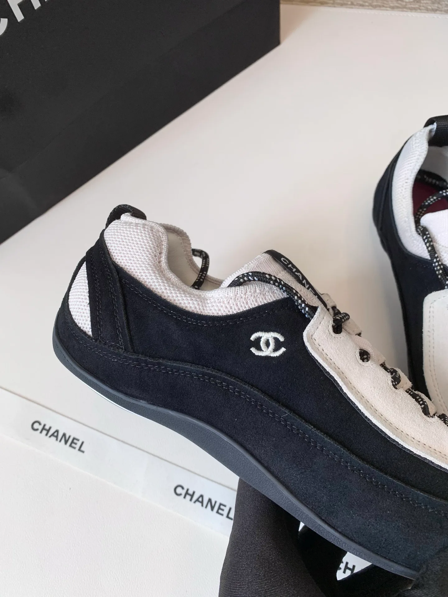 Кроссовки Женские Chanel 17989903