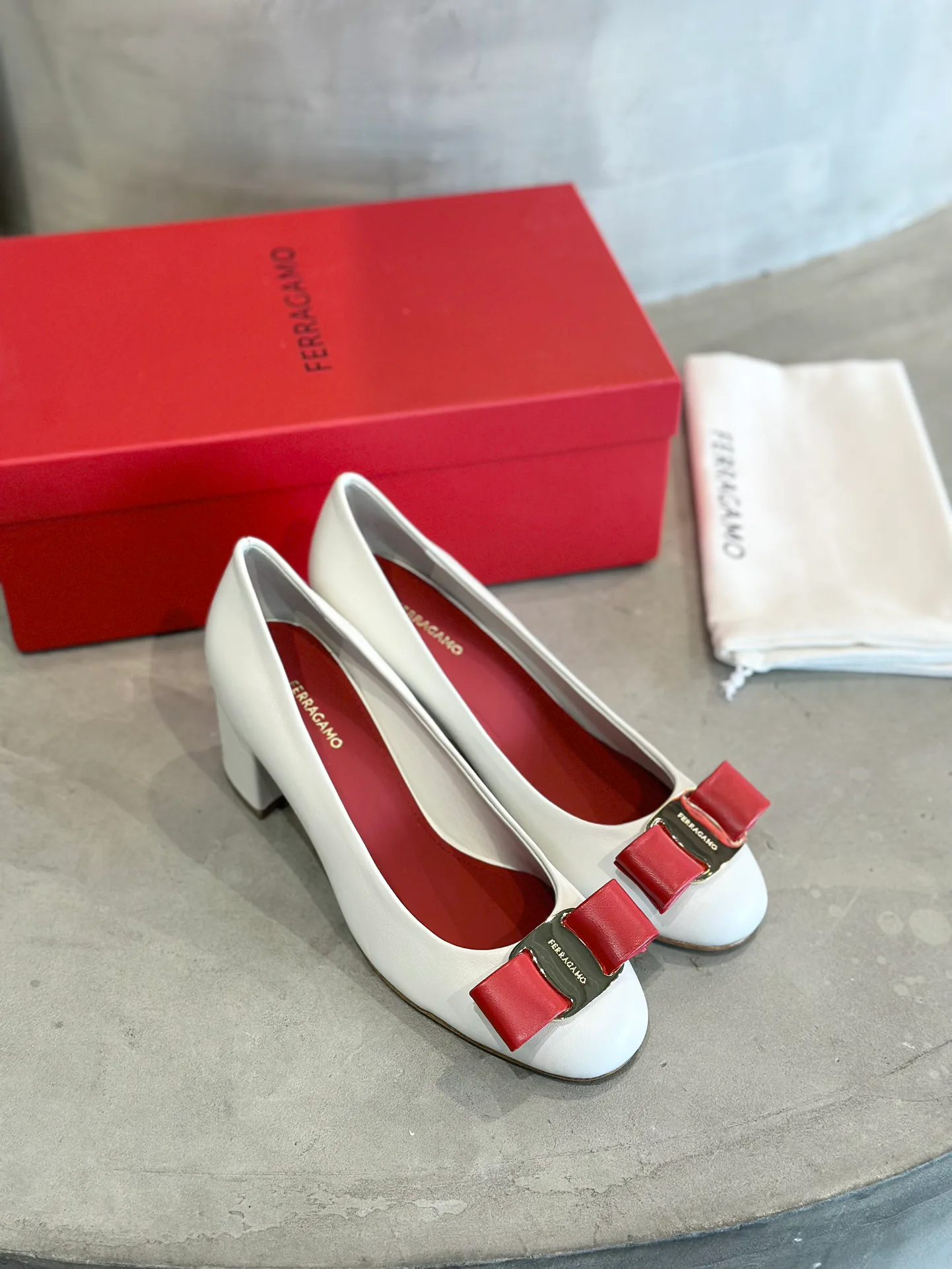 Туфли Женские Salvatore Ferragamo 11675554