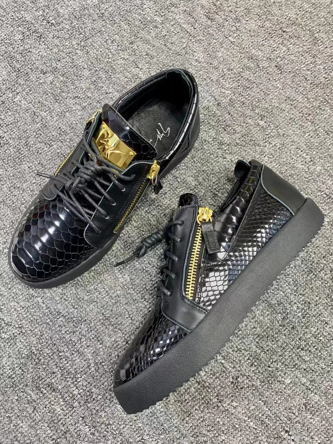 Кроссовки Женские Giuseppe Zanotti 17955596
