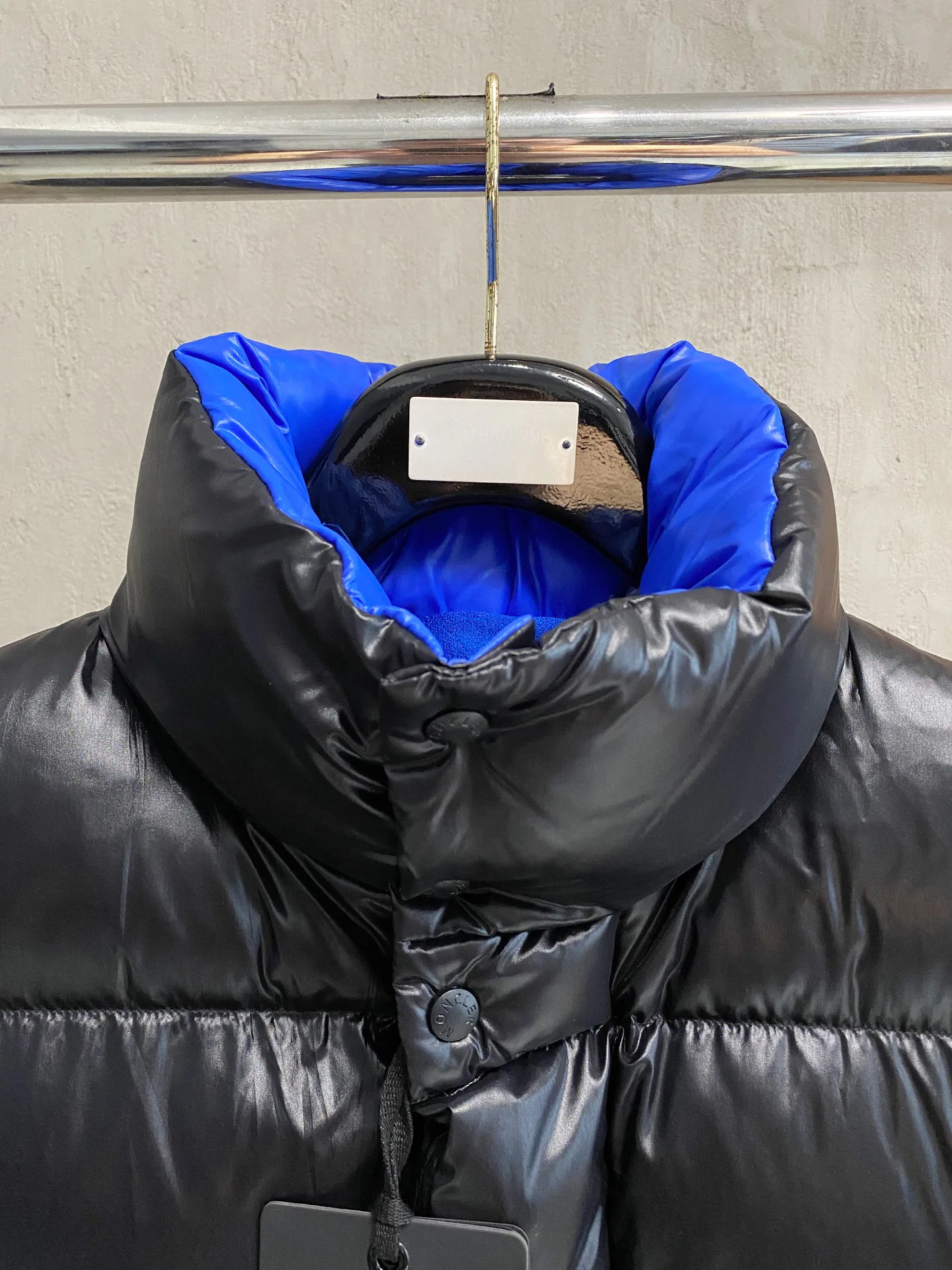 Куртки И Пуховики Мужские Moncler 5596263