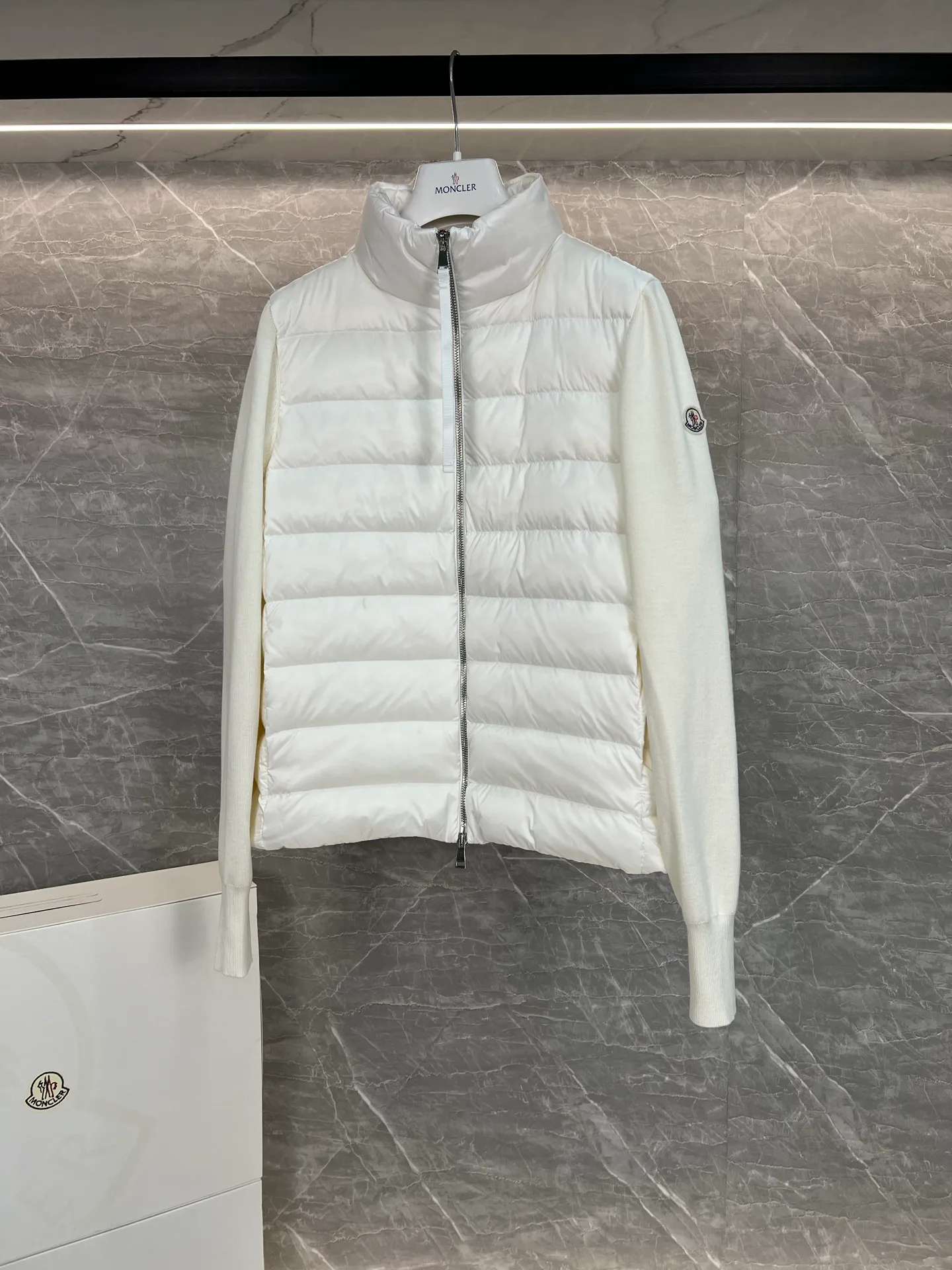 Куртки И Пуховики Женские Moncler 18599804