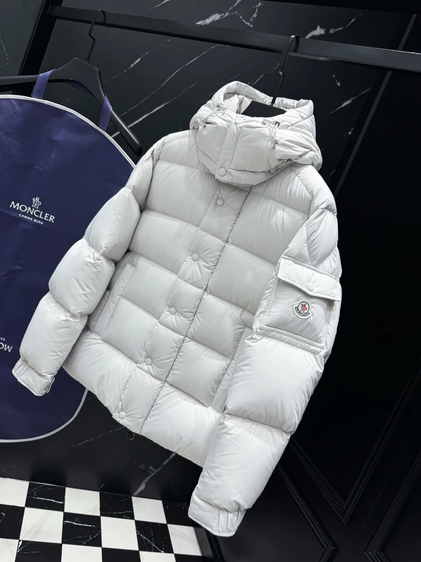 Куртки И Пуховики Женские Moncler 18035670