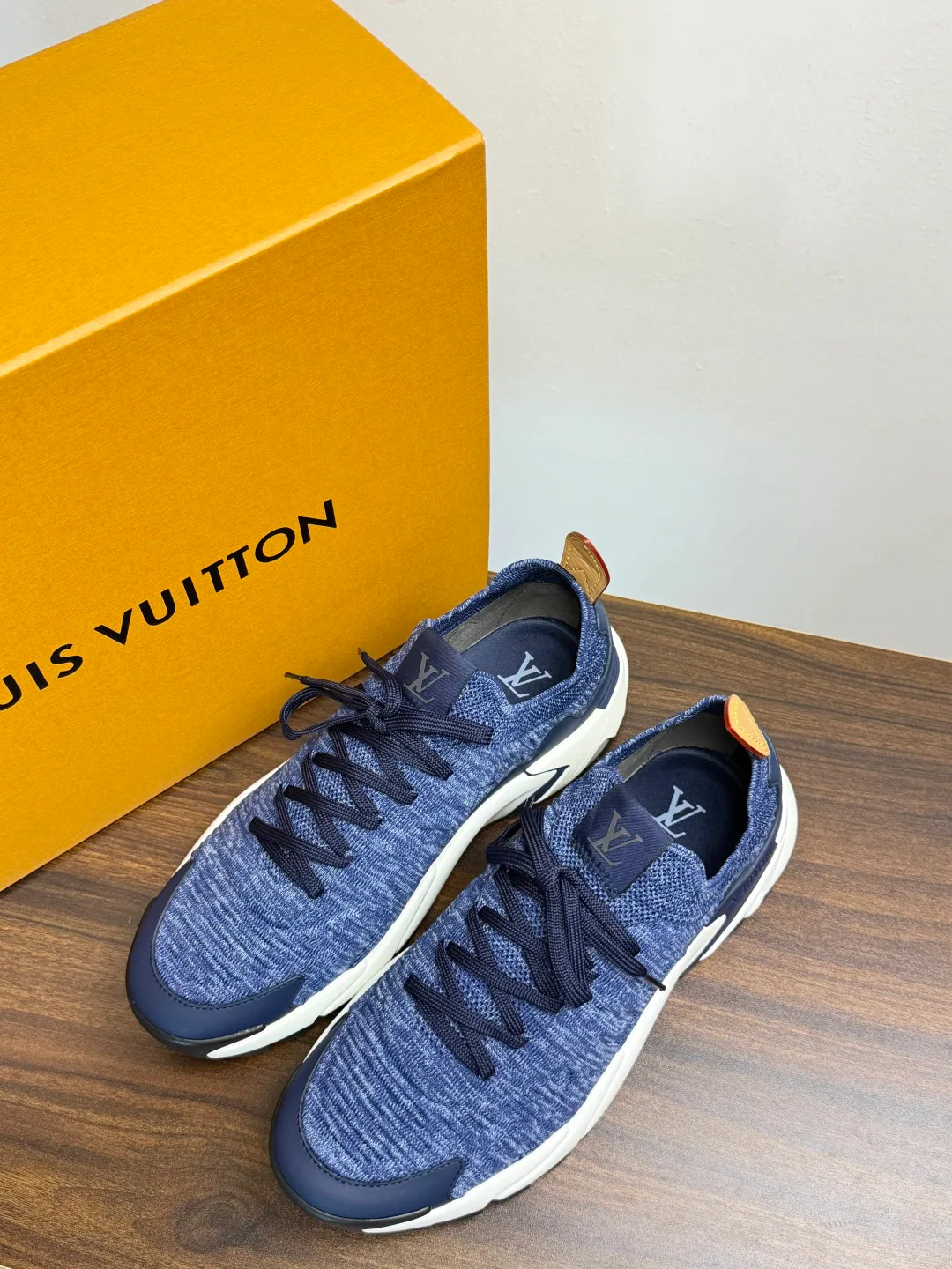 Кроссовки Мужские Louis Vuitton 19147667